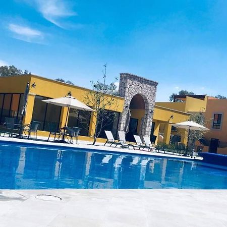 Depa En San Miguel De Allende Zirandaro Con Piscina Exterior photo
